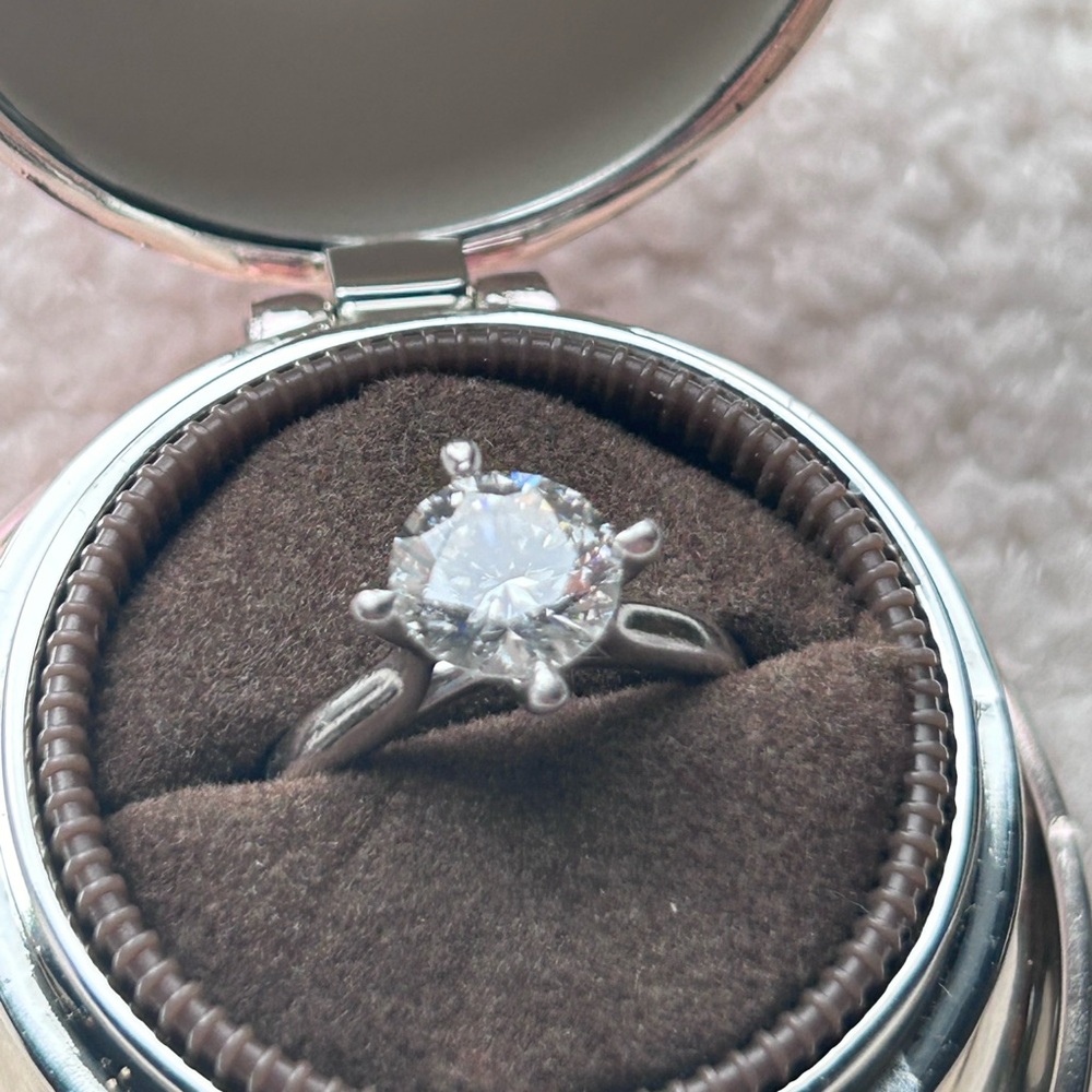 Birks engagement ring 1.6 C round brilliant